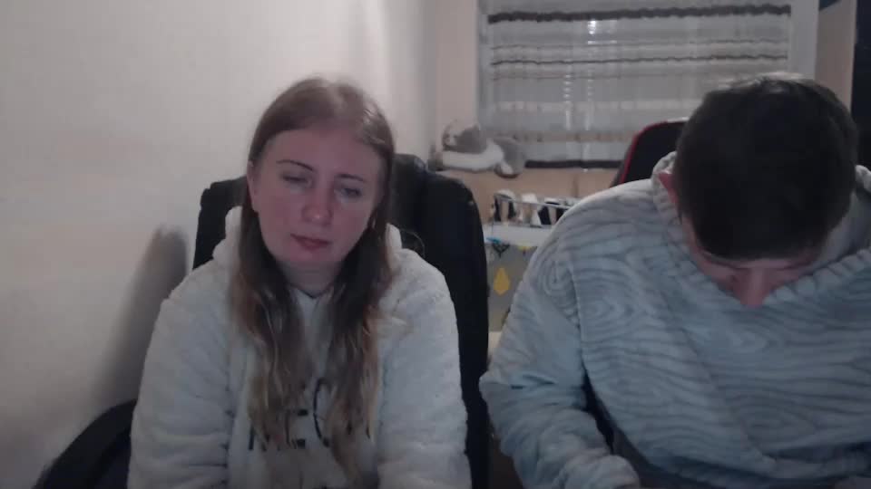 jenisandpeter Cam Model Chat December 12, 2025