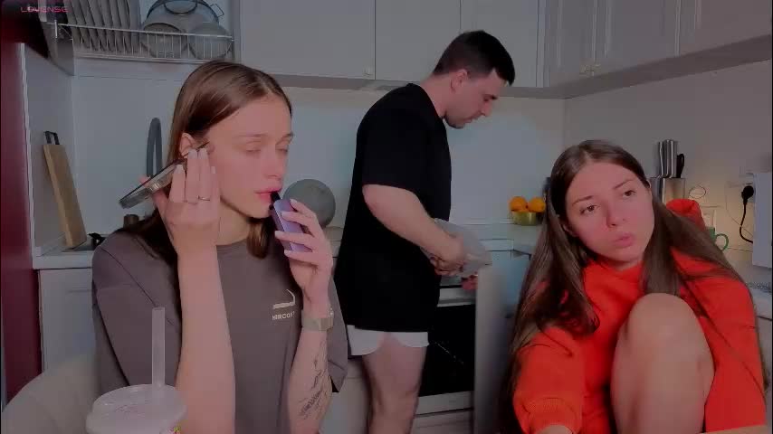 ihavepaws33 Cam Model Chat December 12, 2025