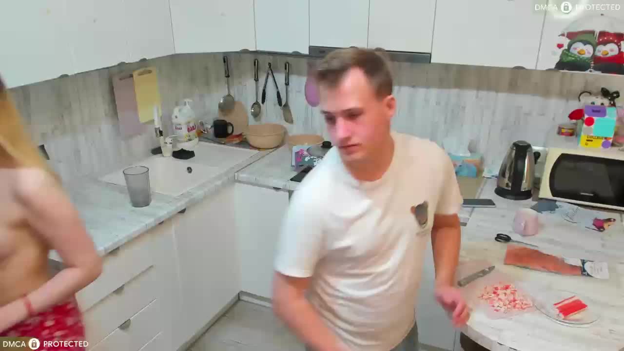 White-Foxy Cam Model Chat December 12, 2025