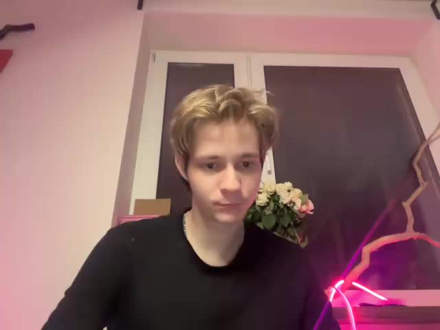 titsDestroy2007 Cam Model Chat December 12, 2025