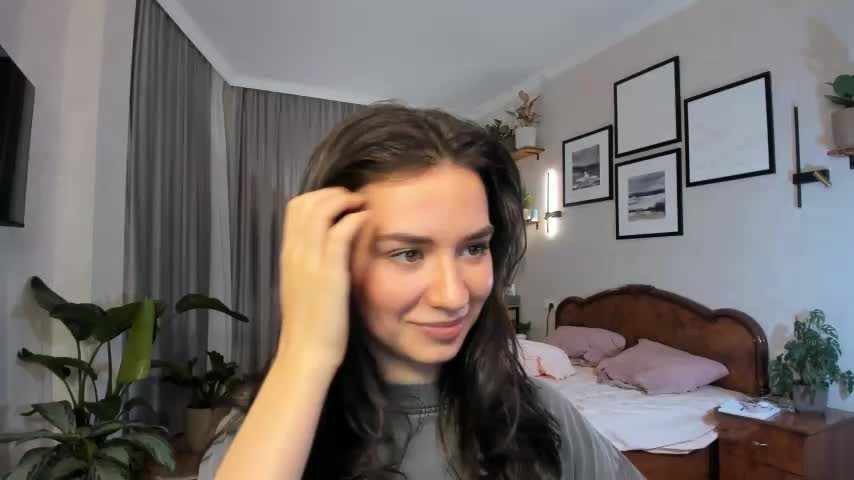 NicoleLuv Cam Model Chat December 12, 2025
