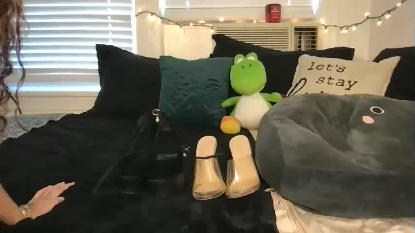 ursweetestlilly Cam Model Chat December 12, 2025