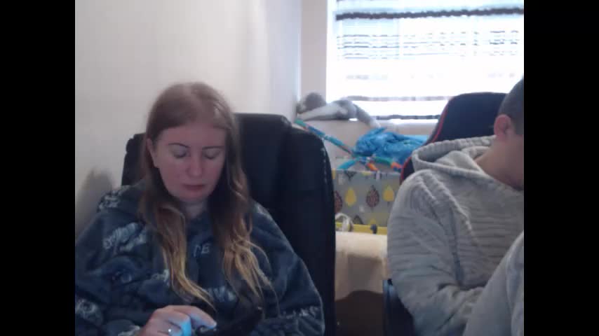 jenisandpeter Cam Model Chat December 12, 2025