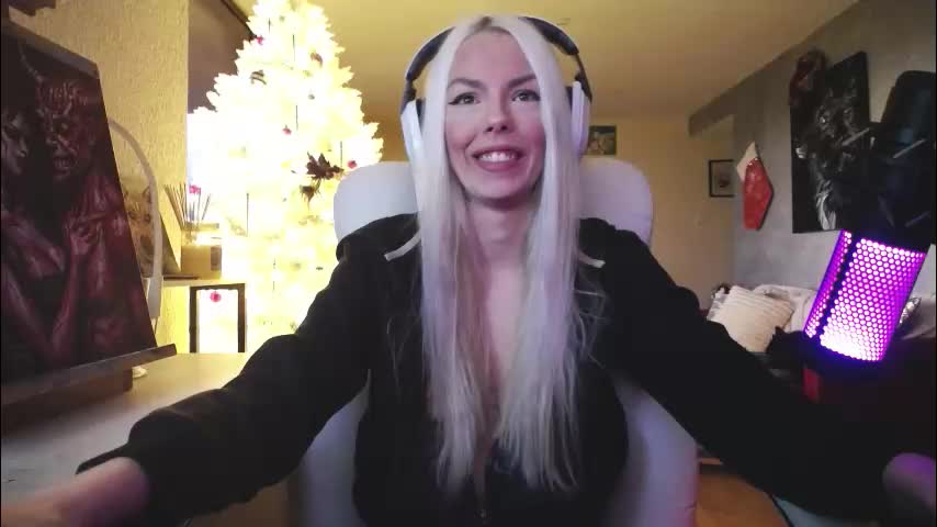 tinykylie Cam Model Chat December 12, 2025