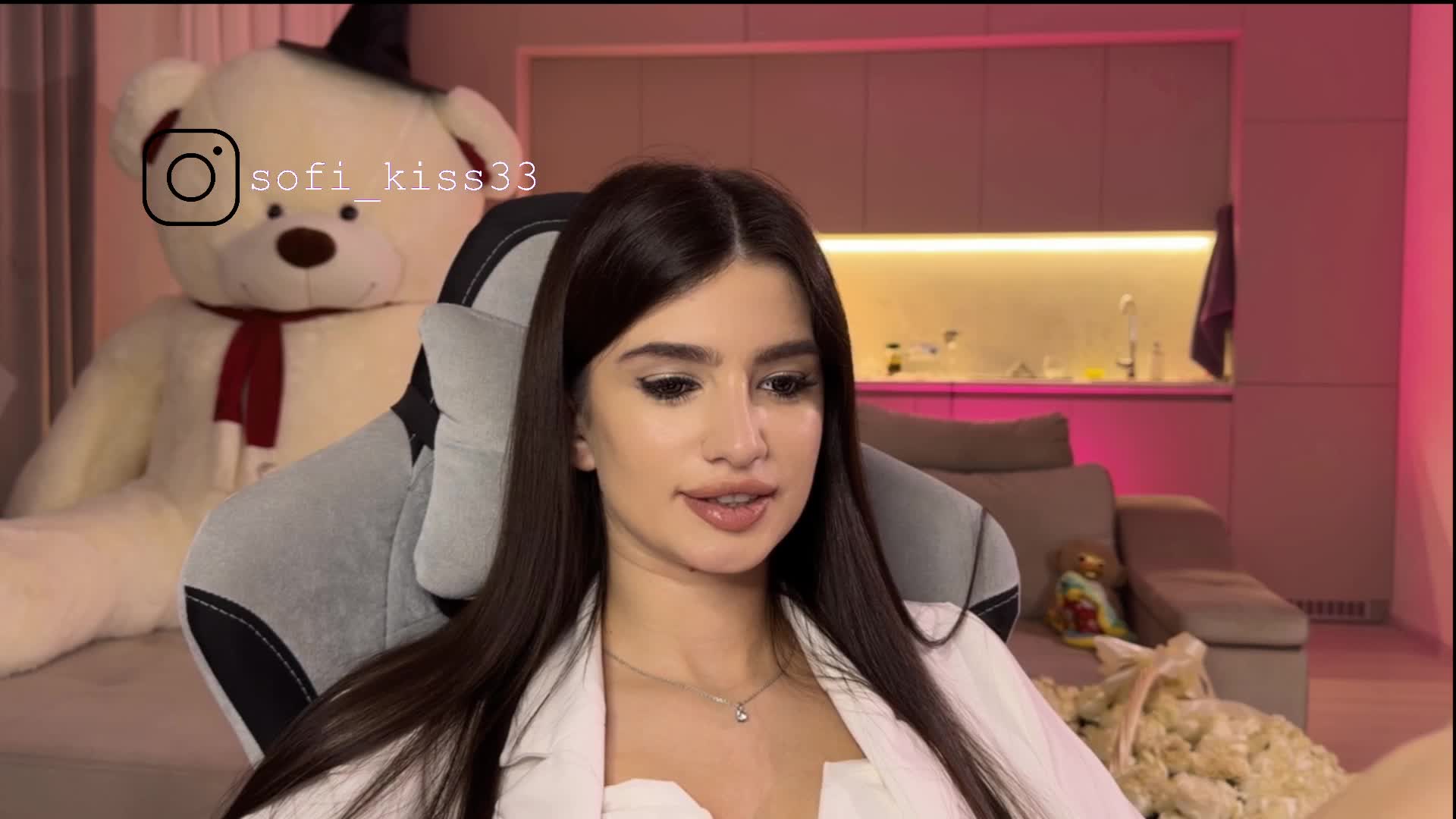 Sofi-Mi Cam Model Chat December 12, 2025