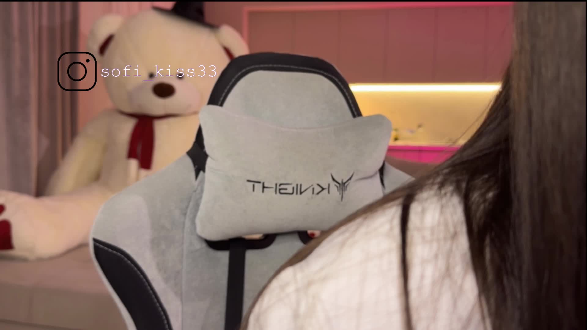 Sofi-Mi Cam Model Chat December 12, 2025