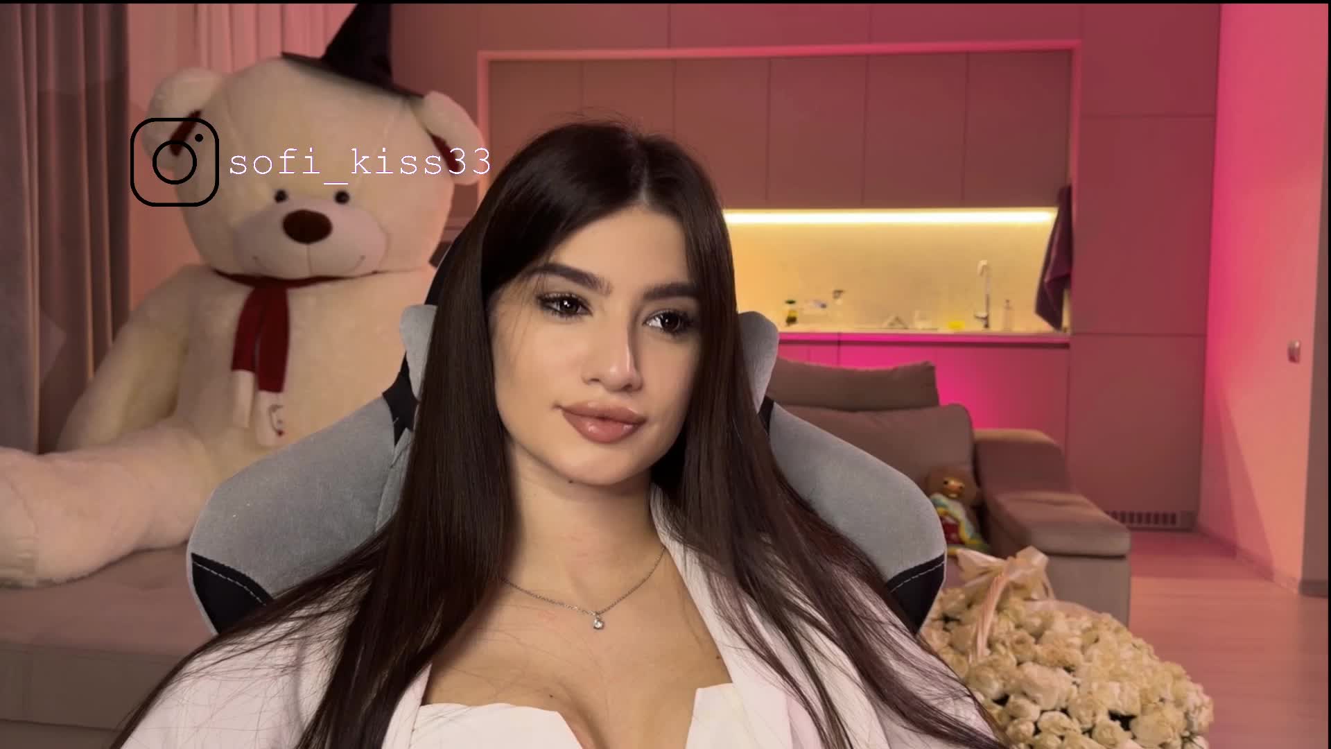 Sofi-Mi Cam Model Chat December 12, 2025