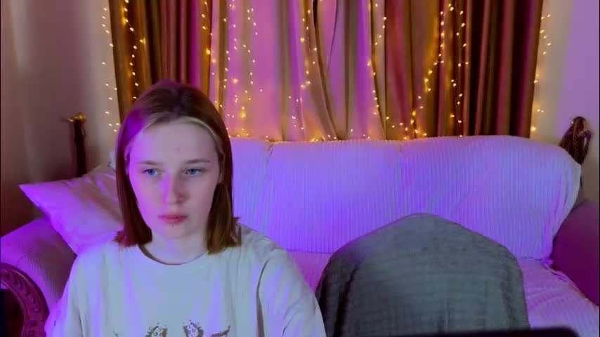 berry_assortment Cam Model Chat December 13, 2025