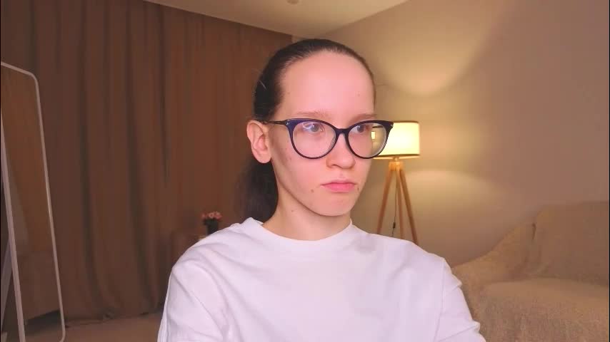 lynettebails Cam Model Chat December 14, 2025