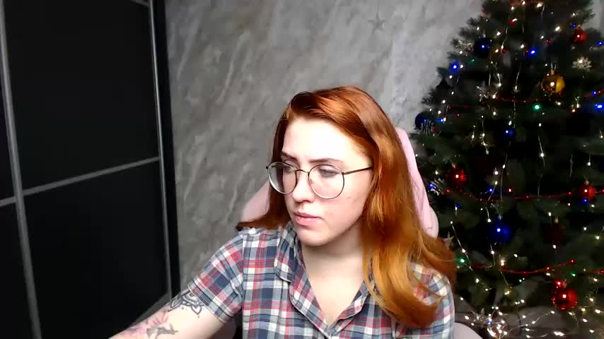 Reginasmilee Cam Model Chat December 14, 2025