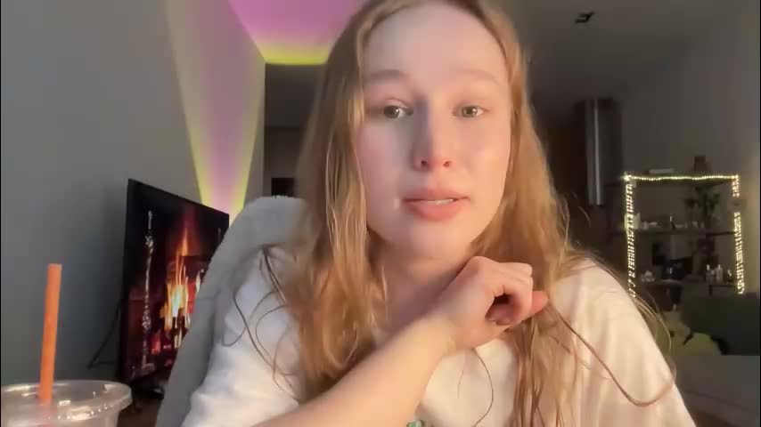 whoisalisa Cam Model Chat December 14, 2025