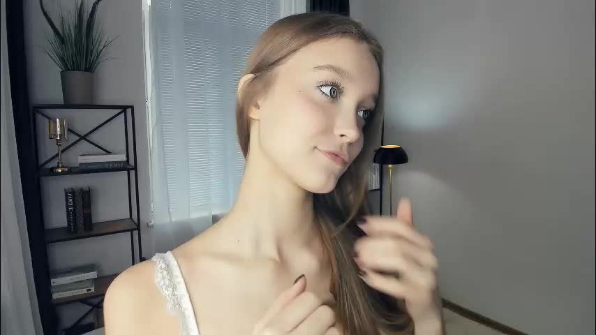 alicemelison Cam Model Chat December 14, 2025