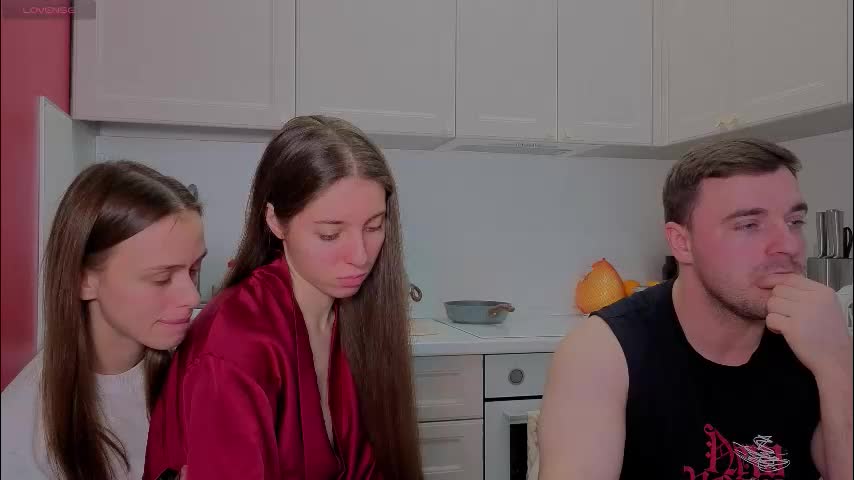 ihavepaws33 Cam Model Chat December 14, 2025