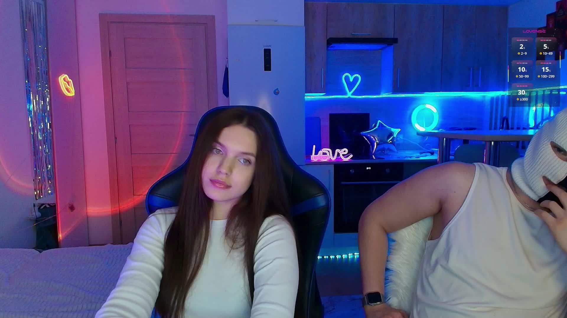 TwiceAsHotXXX Cam Model Chat December 14, 2025