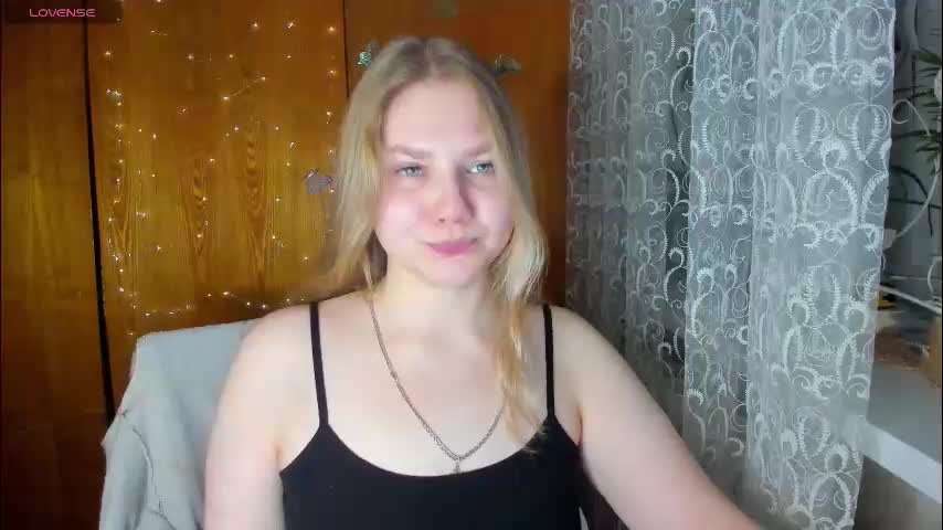 emmafrizea Cam Model Chat December 14, 2025