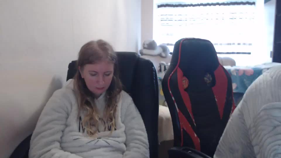 jenisandpeter Cam Model Chat December 14, 2025