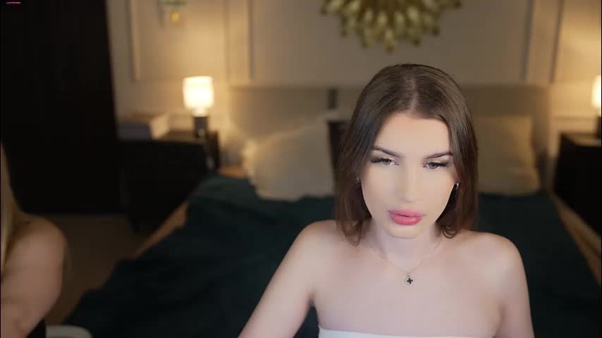 bright_diamonds_054 Cam Model Chat December 14, 2025