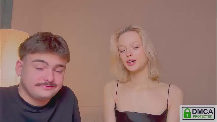 your_molly_mark Cam Model Chat December 14, 2025