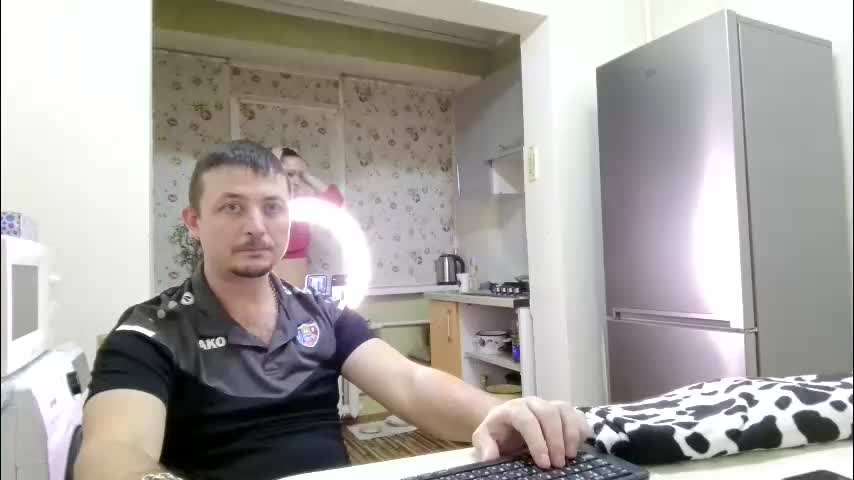 best_ass2000 Cam Model Chat December 14, 2025