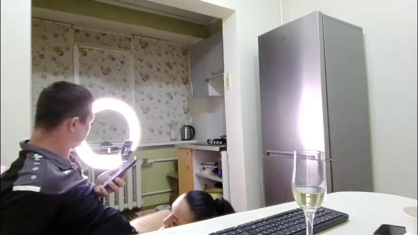 best_ass2000 Cam Model Chat December 14, 2025