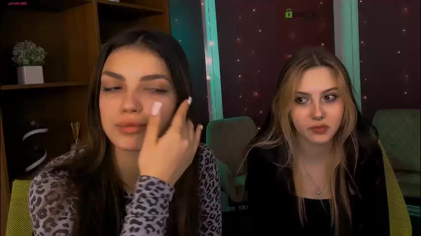 rose_style Cam Model Chat December 14, 2025