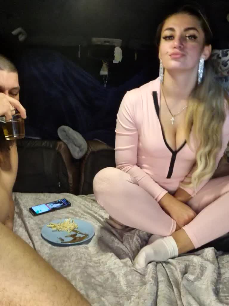 SweetCoople Cam Model Chat December 14, 2025