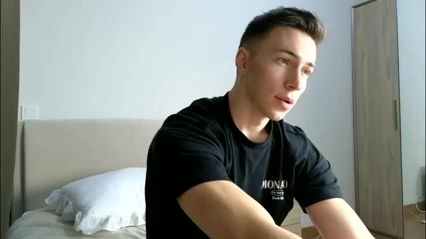 cristianovilla Cam Model Chat December 14, 2025