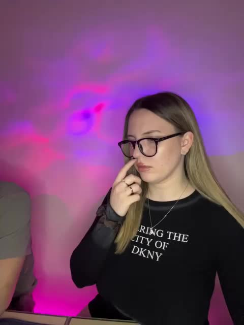 Cris_Mi Cam Model Chat December 14, 2025