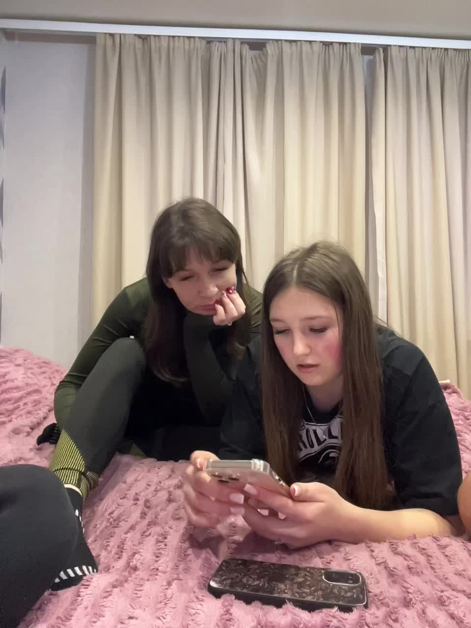 AHAHAC_HAXPEH_B_yHuTa3 Cam Model Chat December 14, 2025