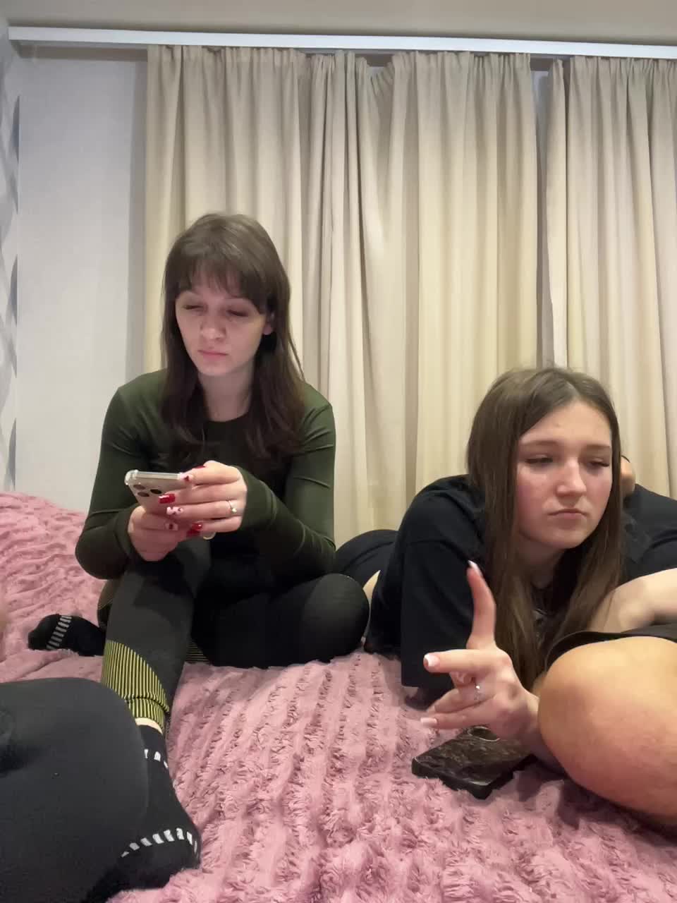 AHAHAC_HAXPEH_B_yHuTa3 Cam Model Chat December 14, 2025