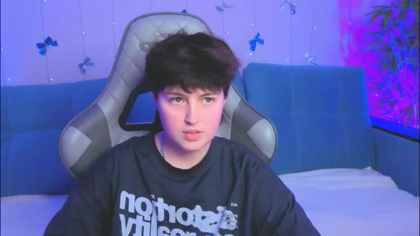 nanami_v02 Cam Model Chat December 14, 2025