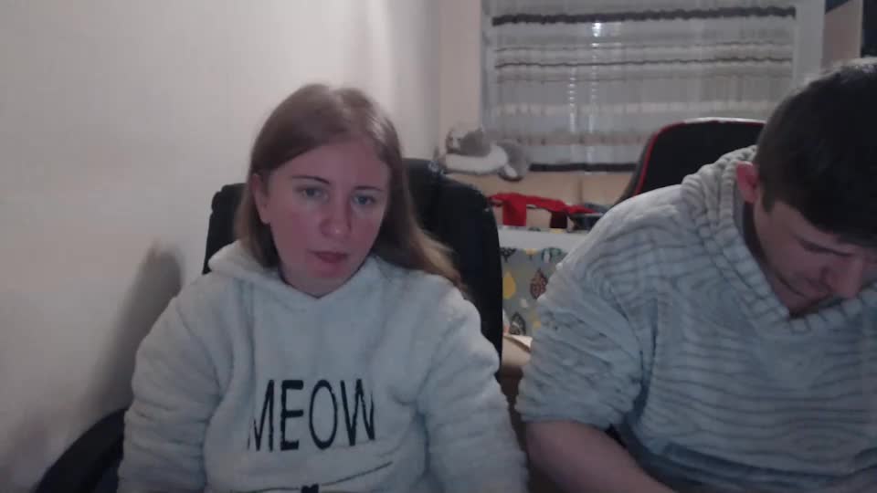 jenisandpeter Cam Model Chat December 15, 2025