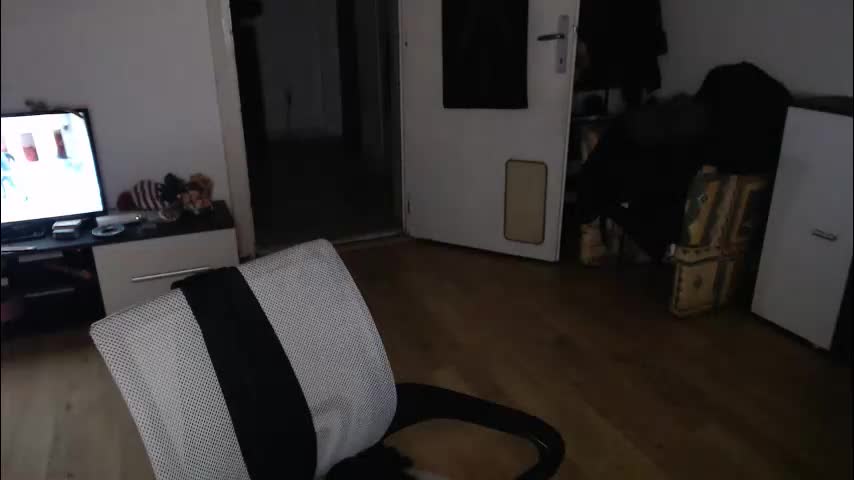 aliens4twenty Cam Model Chat December 15, 2025