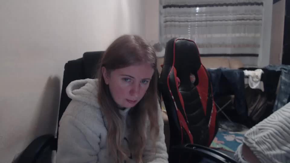 jenisandpeter Cam Model Chat December 15, 2025