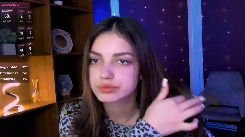 luna_tin Cam Model Chat December 15, 2025