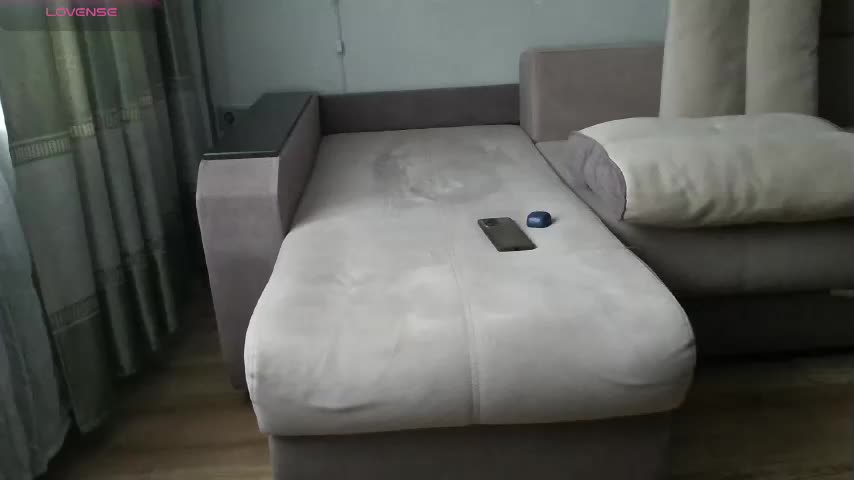 Milaa1998 Cam Model Chat December 15, 2025