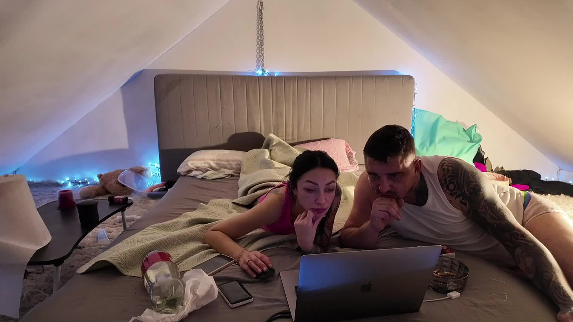 Sexy3couple Cam Model Chat December 15, 2025