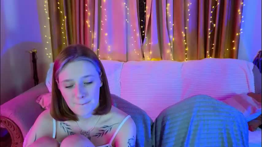 berry_assortment Cam Model Chat December 16, 2025