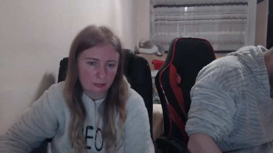 jenisandpeter Cam Model Chat December 16, 2025