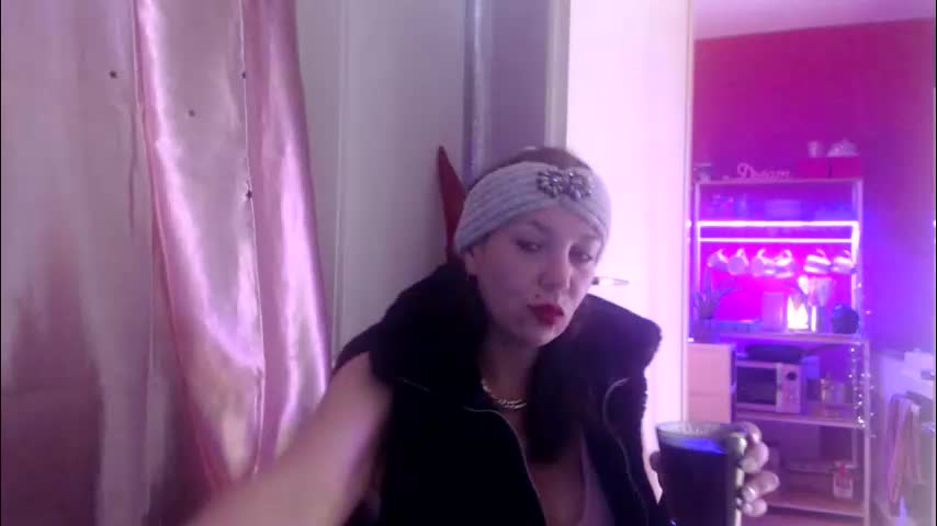 melli23 Cam Model Chat December 16, 2025