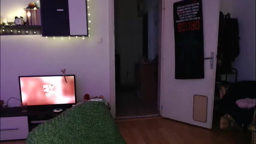 aliens4twenty Cam Model Chat December 16, 2025