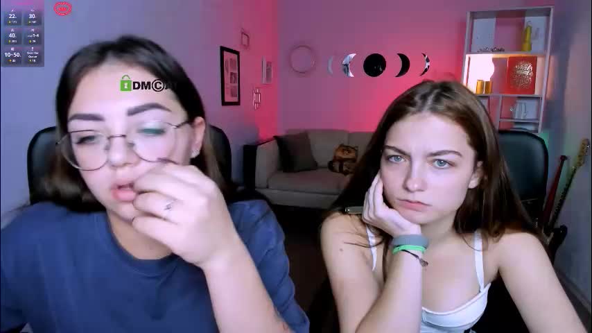 kiki_swan Cam Model Chat December 16, 2025