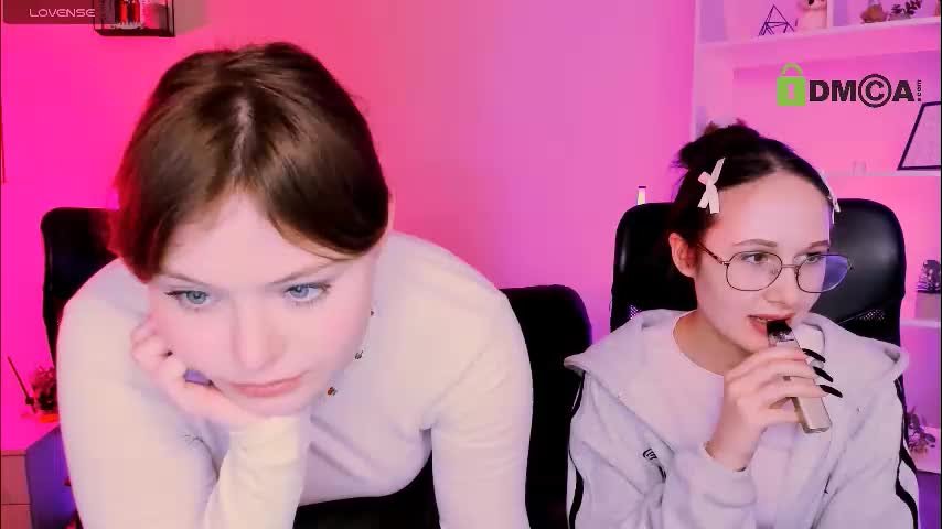 mona_cloud Cam Model Chat December 16, 2025