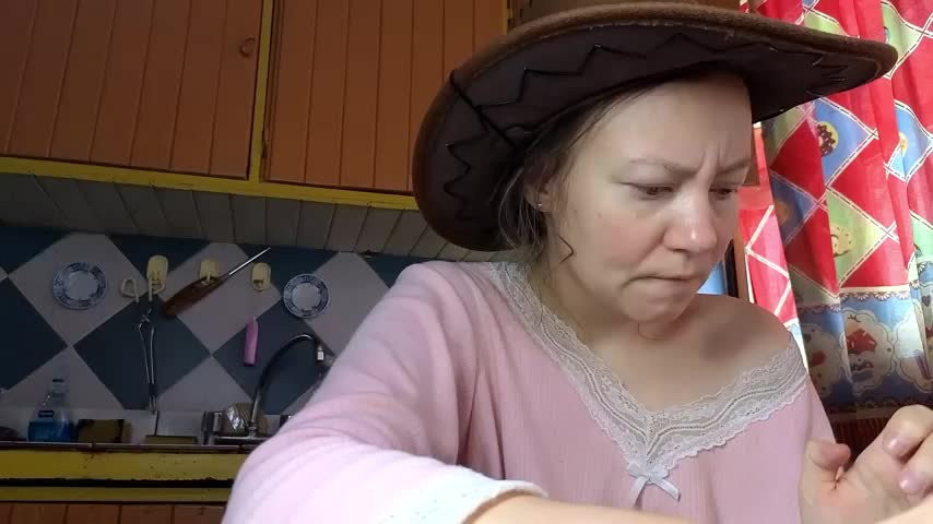 Jony_Marta Cam Model Chat December 16, 2025