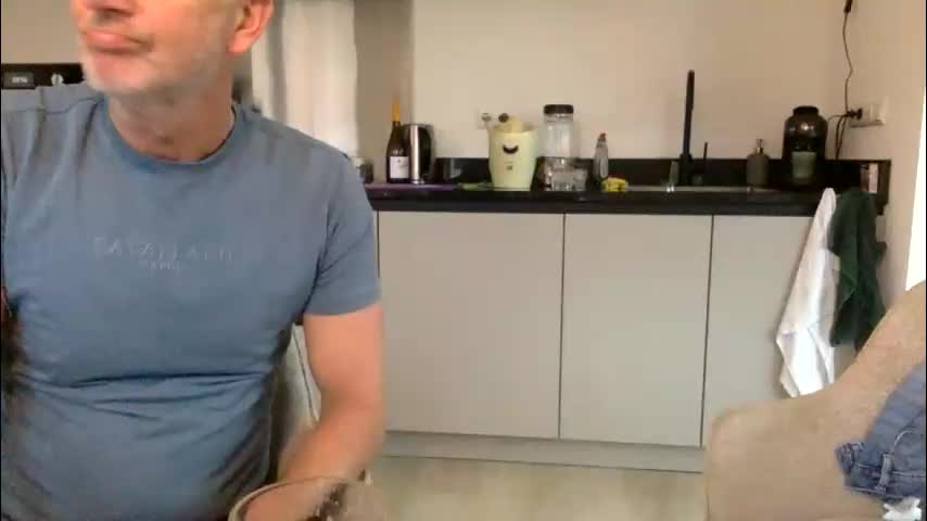 eronas74 Cam Model Chat December 16, 2025