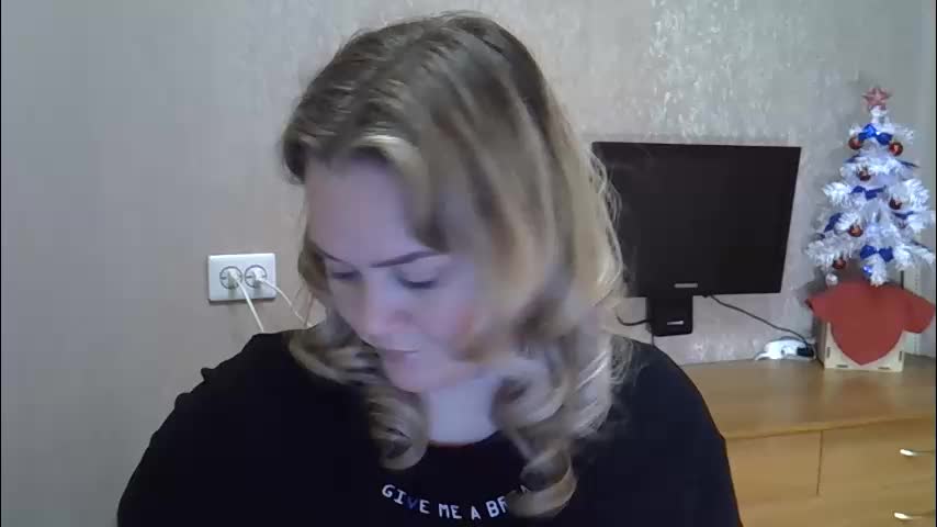 karennelsonx Cam Model Chat December 17, 2025