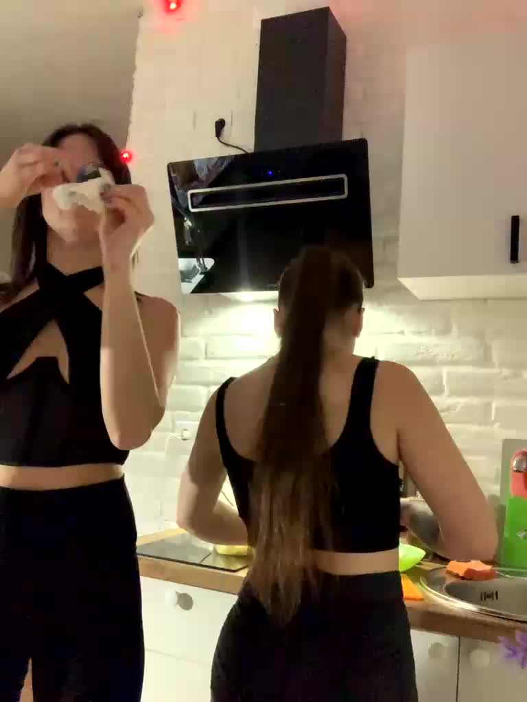 Yummypopka Cam Model Chat December 17, 2025