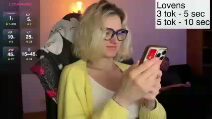 Sexy-Sweets Cam Model Chat December 17, 2025