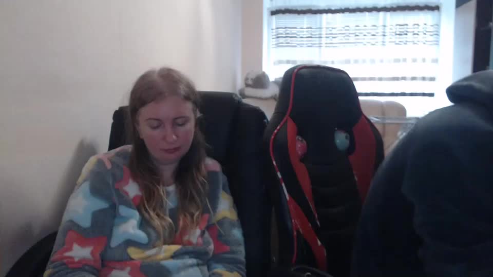 jenisandpeter Cam Model Chat December 17, 2025