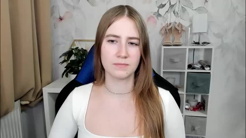 meganx_candy Cam Model Chat December 17, 2025